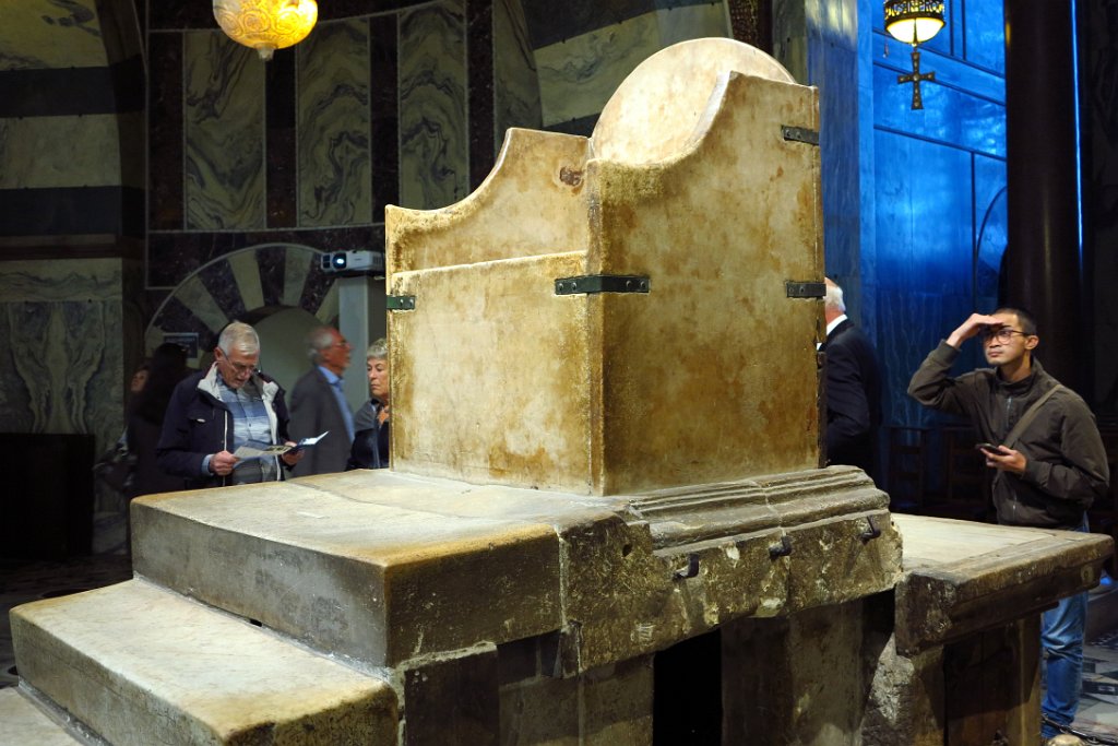 21 AQUISGRANA Trono di Carlo Magno.JPG